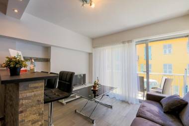 SUEDE 2 AP4208 By Riviera Holiday Homes