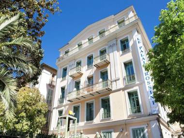 Stately studio in former hotel in the center of Nice