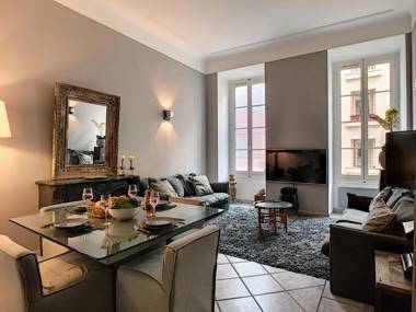 Nestor&Jeeves - MASSENA LOUNGE - Hyper center - By sea