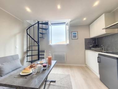 Nestor&Jeeves - ORIGAMI DUPLEX - Old Town - Close sea