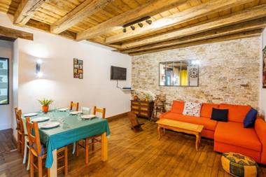 Le Cours Saint Pierre - Entre Château et Cathédrale