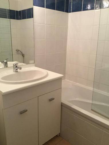 Agréable Gîte Climatisé dans Résidence Vacances avec Piscine Chauffée situé dans le village de Mouriès au cœur des Alpilles 8 personnes ls1-290