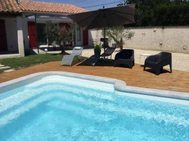 Très jolie location vacances climatisée 6 personnes proche des Baux de Provence située au coeur des Alpilles à Mouriès LS1-312 Clarta