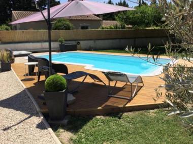 Très jolie location vacances climatisée 6 personnes proche des Baux de Provence située au coeur des Alpilles à Mouriès LS1-312 Clarta