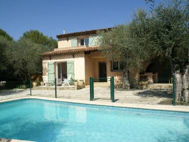 Majestic Villa in Mouans-Sartoux with Swimming Pool