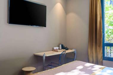 Hotel Sixteen Paris Montrouge