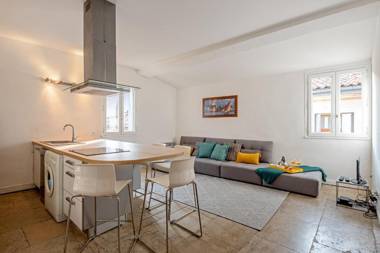 Le nid de saint-guilhem - Premiere conciergerie