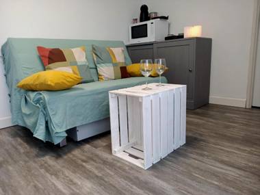 Le Temps d'une Pause - Studio Indépendant climatisé jusqu'à 4 personnes avec vue sur le Beaujolais - Borne recharge véhicule électrique