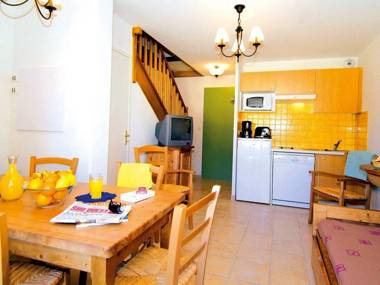 Colorful home in a castle-rich setting in Périgord