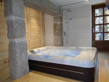 Gîte Essertines-en-Donzy 5 pièces 10 personnes - FR-1-496-200