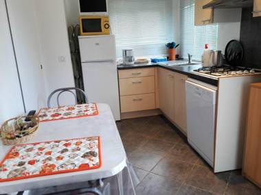 Maison d'une chambre avec jacuzzi jardin et wifi a Montauroux