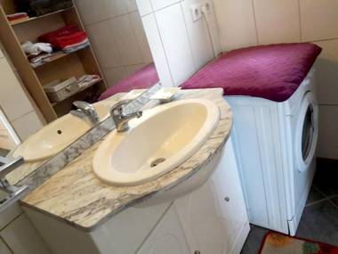 Maison d'une chambre avec jacuzzi jardin et wifi a Montauroux