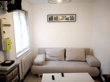 Studio avec wifi a Montargis