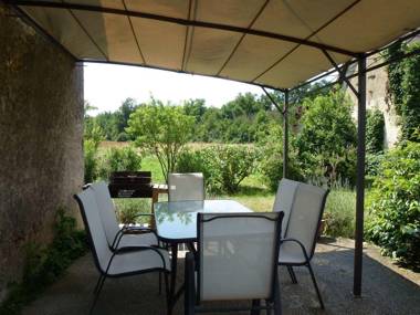Cottage in an old remote farmhouse near ChÃteauroux