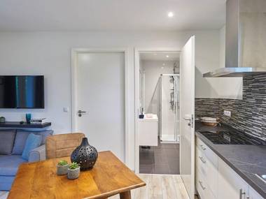 Attractive bungalow with a terrace on a hill in the Dordogne