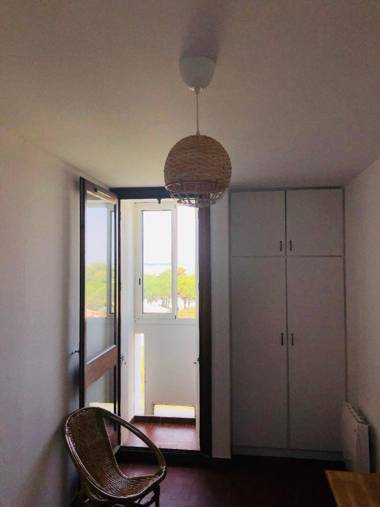 Sunny spacious 3 BR apt by Marina with terrace