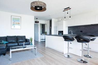 SUPERB apartment near the PORT and the SEA