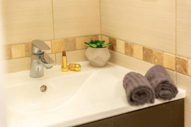 Beautiful apt with TERRACE near VELODROME