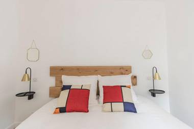 Renovated apartment on the VIEUX PORT