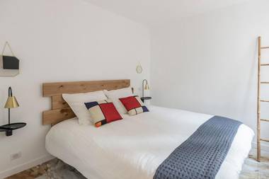 Renovated apartment on the VIEUX PORT