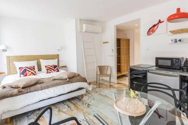 Renovated studio on the Old Port