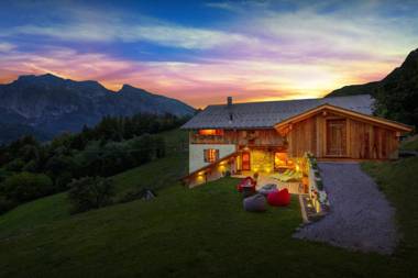 Chalet Ladroit - OVO Network