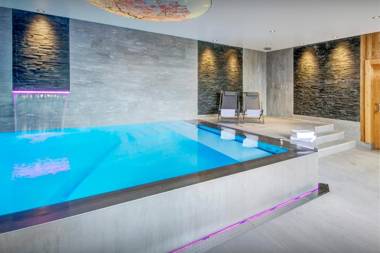 Chalet Caramel - OVO Network