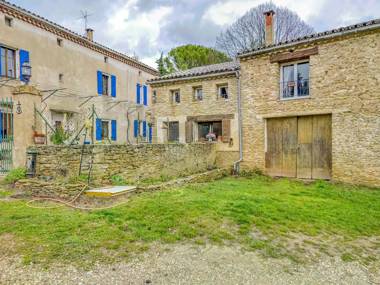 Graceful Cottage in Malaucène with Private Swimming Pool