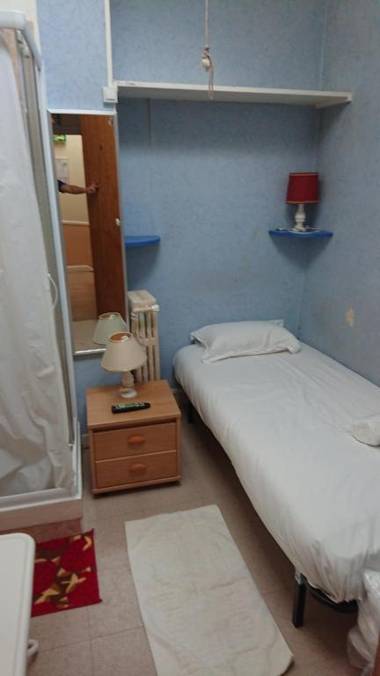 Hôtel le Petit Château proche parc des expositions