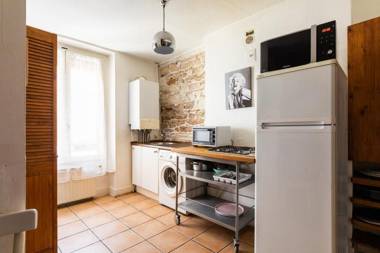 DIFY - Adelaide Perrin