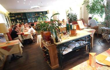 Logis Hôtel Les Pages