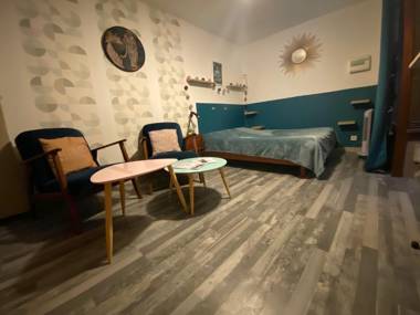 Studio nestled in an interior courtyard with independent entrance private patio