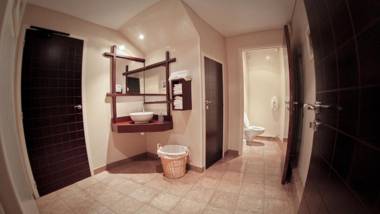 Brit Hotel Les Voyageurs