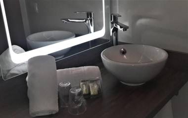 Brit Hotel Confort Pau Lons