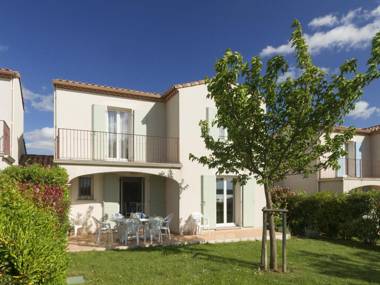 Attached house with terrace or loggia located in Languedoc