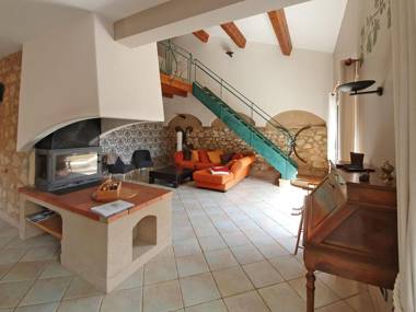 Spacious Villa in Languedoc-Roussillon with private Swimming Pool