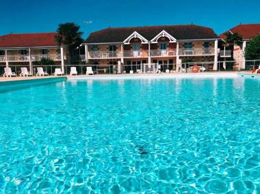 Appartement de 2 chambres avec piscine privee balcon amenage et wifi a Le Verdon sur Mer a 1 km de la plage