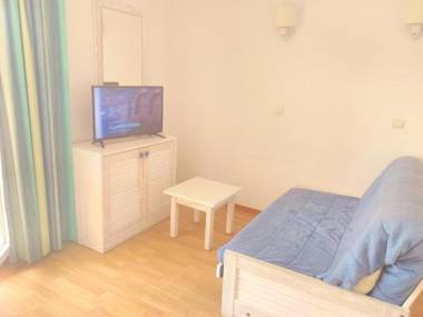 Appartement de 2 chambres avec piscine privee balcon amenage et wifi a Le Verdon sur Mer a 1 km de la plage