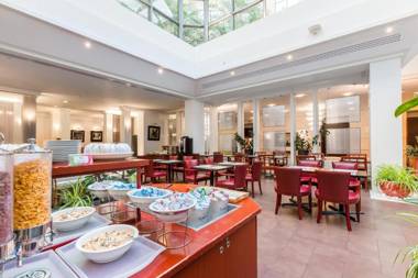 Evergreen Laurel Hotel