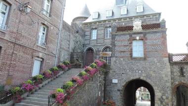 FRONT DE MER ET FALAISE 317 1er Étage Lit fait Wifi Parking