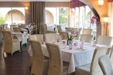 Logis Hostellerie De L'Abbaye