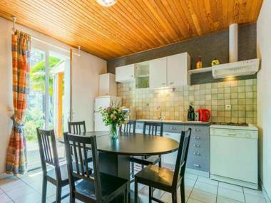 Beautiful house on hilltop with private pool and a river 800 meters away