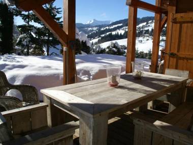 Sunny Chalet in Les Gets with Jacuzzi