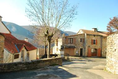 Maison de 2 chambres a Mostuejouls