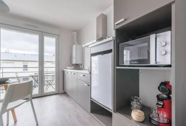 CAMILLE - Studio proche gare wifi arrivée 24 24