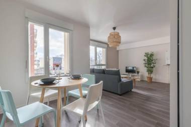 LAURA - Appartement proche gare arrivée 24 24