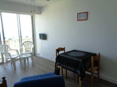 Studio Le Lavandou 1 pièce 3 personnes - FR-1-308-77