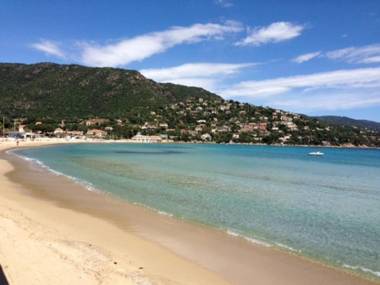 Villa Le Lavandou 3 pièces 6 personnes - FR-1-610-44