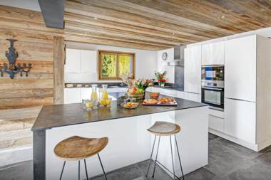 Chalet Alyssum - OVO Network