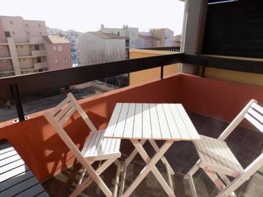 Languedoc Immobilier appartement studio loggia piscine tennis port - BRF153